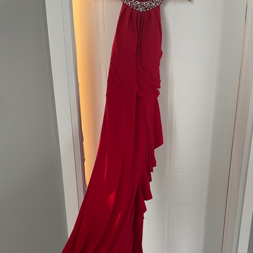 Maxi red dress, perfect for Valentines.